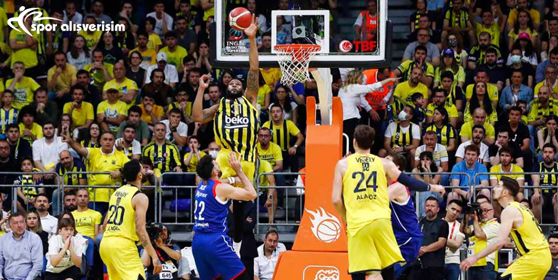 Fenerbahçe Beko Erkek Basketbol Takımımız, ING Basketbol Süper Ligi play-off final serisi üçüncü maçında Anadolu Efes'e konuk oluyor. 11 Haziran Cumartesi günü (yarın) 19.00’da Sinan Erdem Spor Salonu’nda oynanacak mücadele Tivibu Spor 2 ve TRT Spor tarafından canlı yayınlanacak.